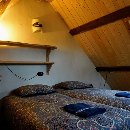 Kersenhof Hostel *